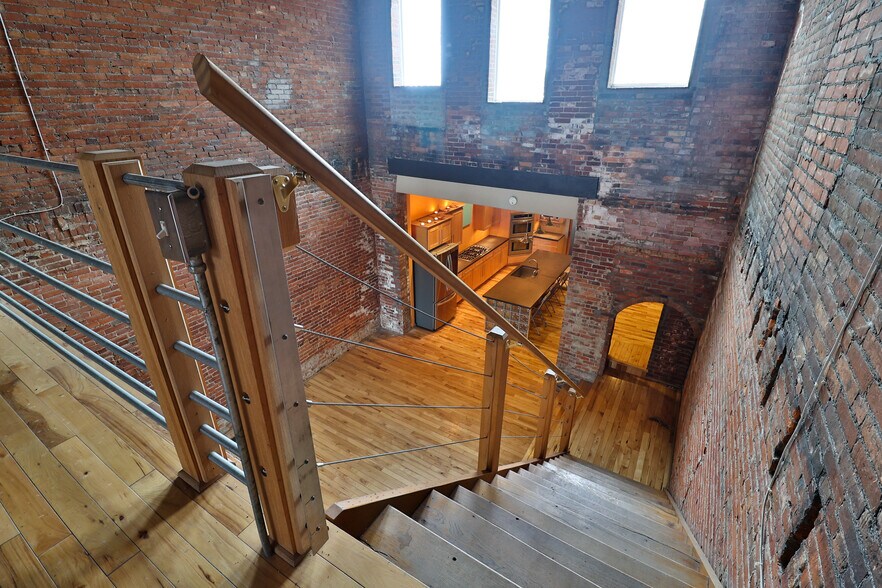 More Photos Of 102-104 W Columbus St, Kenton Office Residential For Sale
