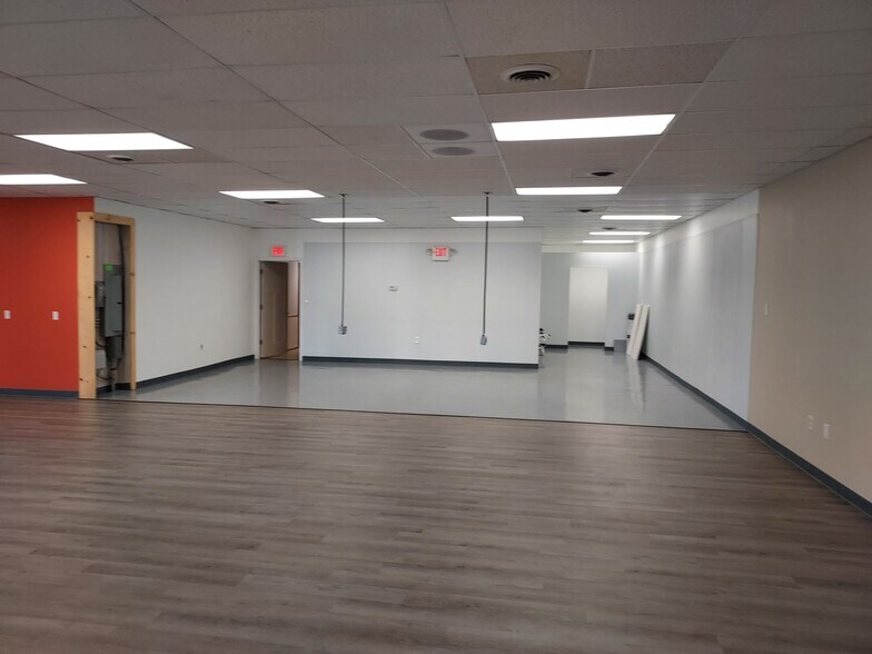 More Photos Of 220 N Main St, Adrian Office For Lease