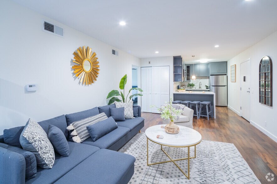 More Photos Of 4040-4060 S Hoover St, Los Angeles Apartments For Sale