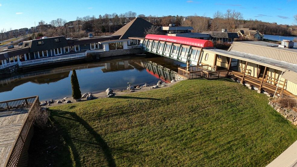 More Photos Of 2006-2024 S Airport Rd W, Traverse City Freestanding For Lease