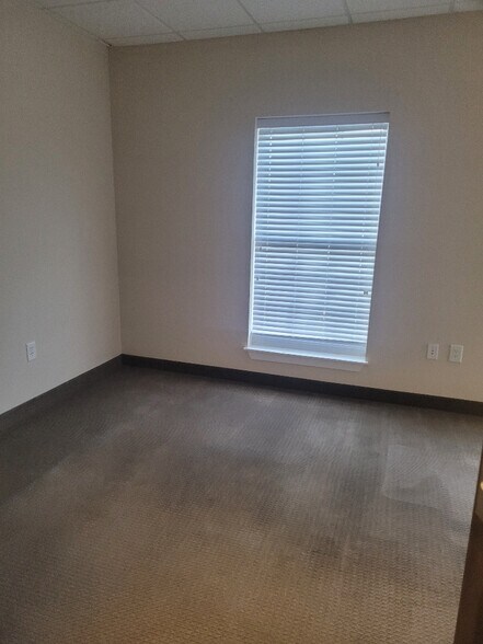 More Photos Of 8470 Falls Of Neuse Rd, Raleigh Unknown For Lease