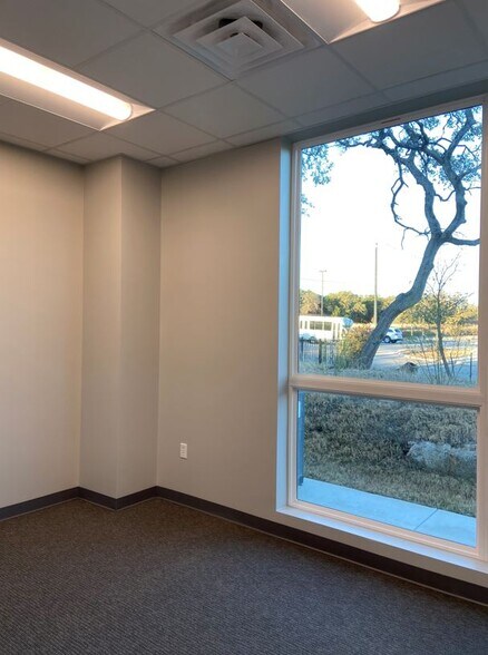 More Photos Of 3216 Napier Park, Shavano Park Medical For Lease