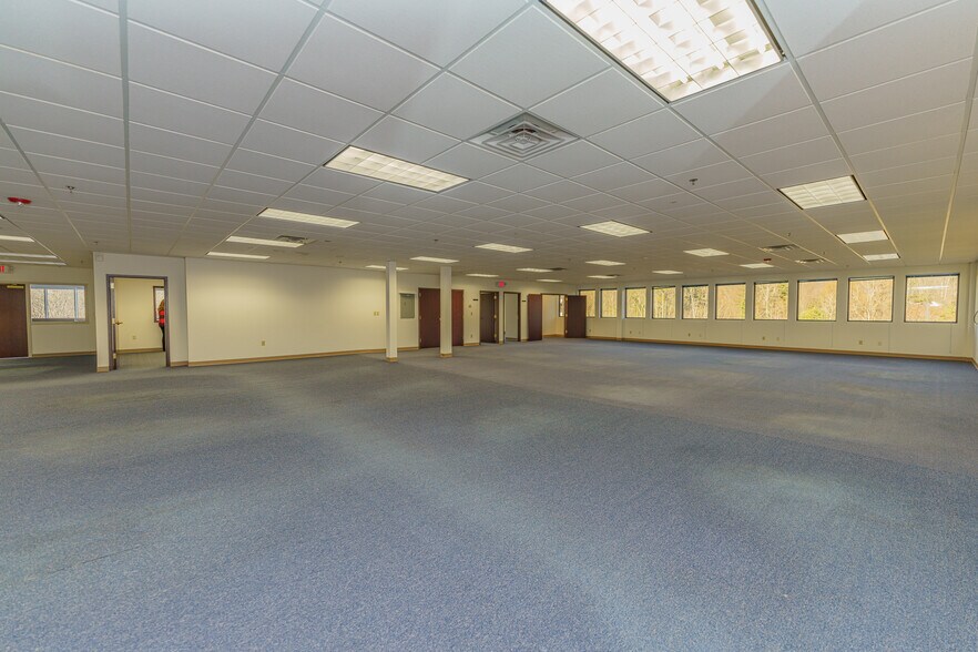 More Photos Of 10 Maxwell Dr, Clifton Park Medical For Lease