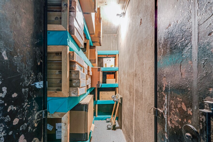 More Photos Of 115 Chestnut St, Philadelphia Office For Lease