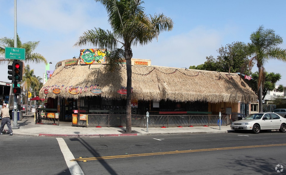 More Photos Of 142 University Ave, San Diego Storefront For Lease