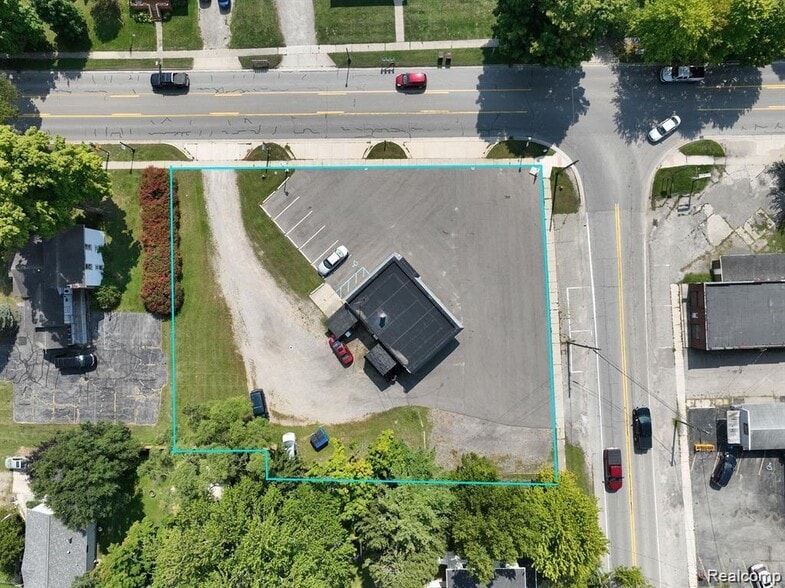 More Photos Of 509 E Main St, Pinckney Auto Repair For Sale