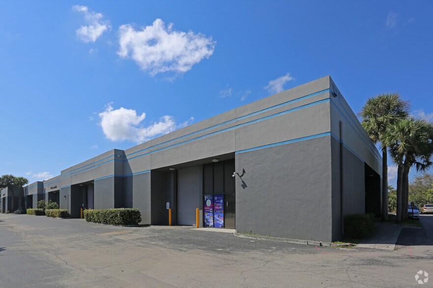 More Photos Of 1000 Holland Dr, Boca Raton Light Distribution For Lease