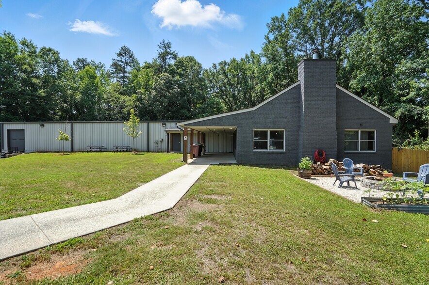 Primary Photo Of 108 Beam Dr, Mooresville Flex For Sale