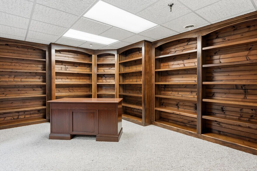 More Photos Of 244 Wilson Dr, Xenia Medical For Sale