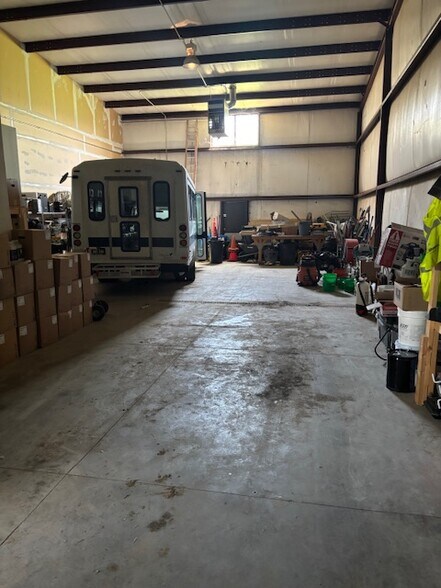 More Photos Of 14805 Custer Rd, Omaha Warehouse For Lease