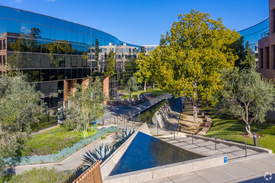 More Photos Of 4520 Executive Dr, San Diego Unknown For Lease