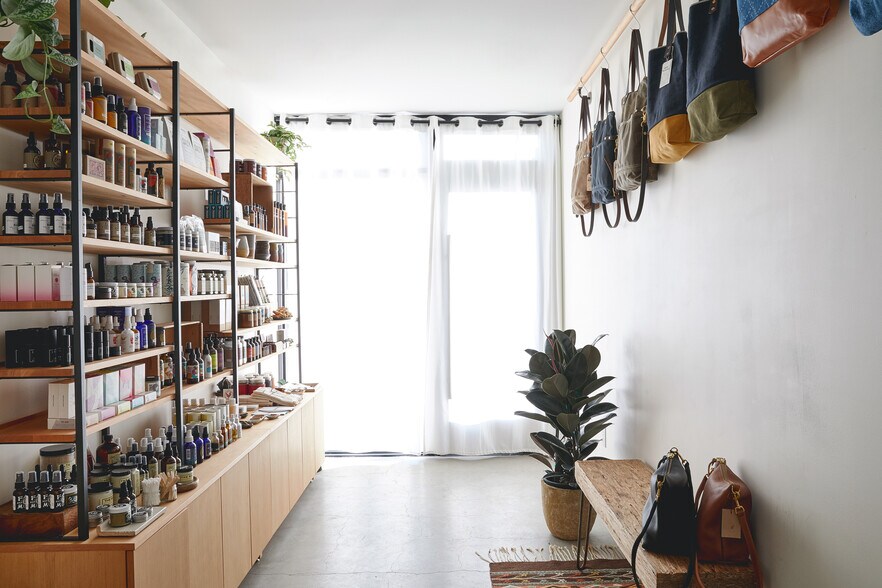 More Photos Of 644 40th St, Oakland Office For Lease