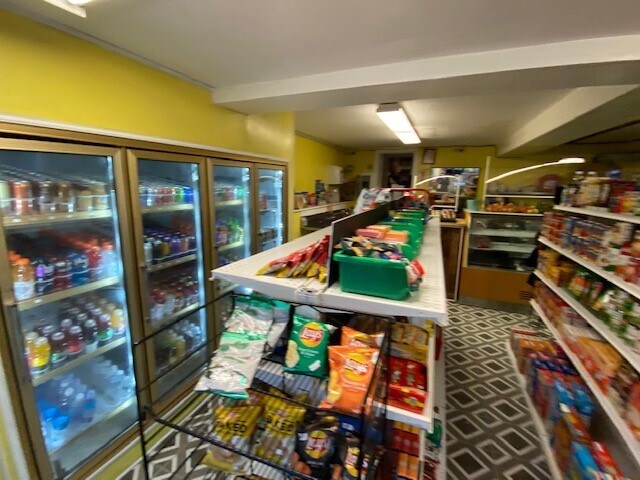 More Photos Of 122 N Main St, Norwich Storefront Retail Residential For Lease