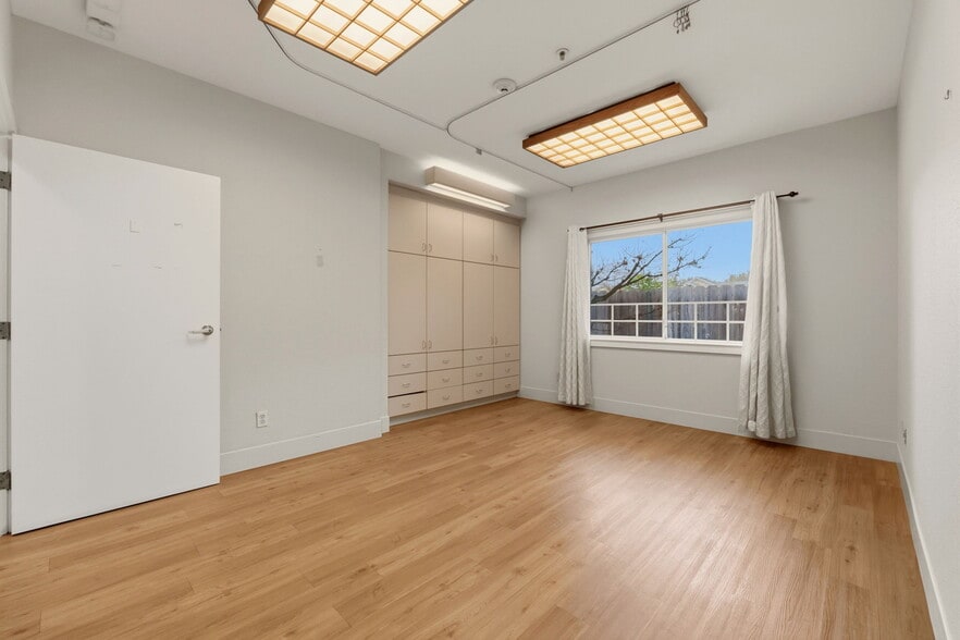 More Photos Of 24954 Cypress Ave, Hayward Multifamily For Sale