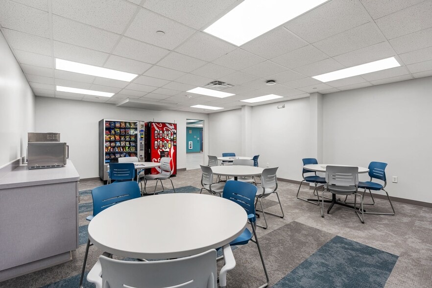 More Photos Of 1411 W Main St, League City Schools For Sale