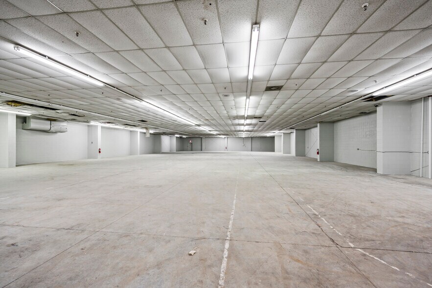 More Photos Of 1539 Waughtown St, Winston-Salem Warehouse For Sale