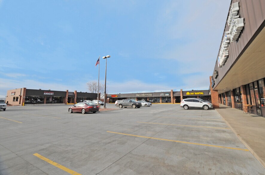 More Photos Of 10401-10465 S Parker Rd, Parker Storefront For Lease