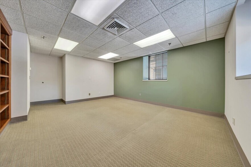 More Photos Of 202-204 S Jefferson St SE, Roanoke Office For Sale