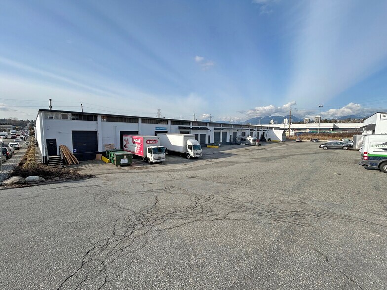 More Photos Of 3815-3835 1st Av, Burnaby Warehouse For Lease