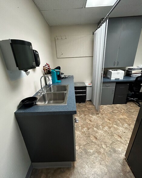 More Photos Of 550 S Cleveland Ave, Westerville Medical For Lease