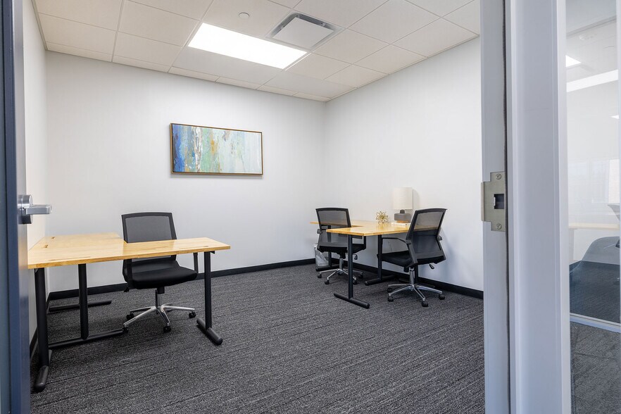 More Photos Of 790 N Milwaukee St, Milwaukee Coworking Space