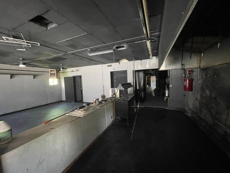 More Photos Of 1916 Cedar Dr, La Marque Restaurant For Lease