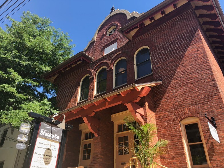 More Photos Of 52-54 E Oakland Ave, Doylestown Loft Creative Space For Lease