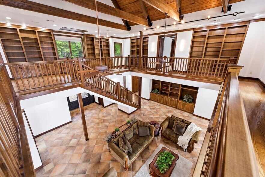 More Photos Of 43 Pool Rd, Richards Specialty For Sale