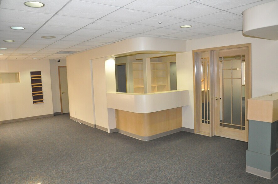 More Photos Of 707 W Francis Ave, Spokane Medical For Lease