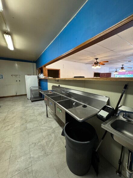 More Photos Of 150 Rockdale Rd, Follansbee Storefront For Lease