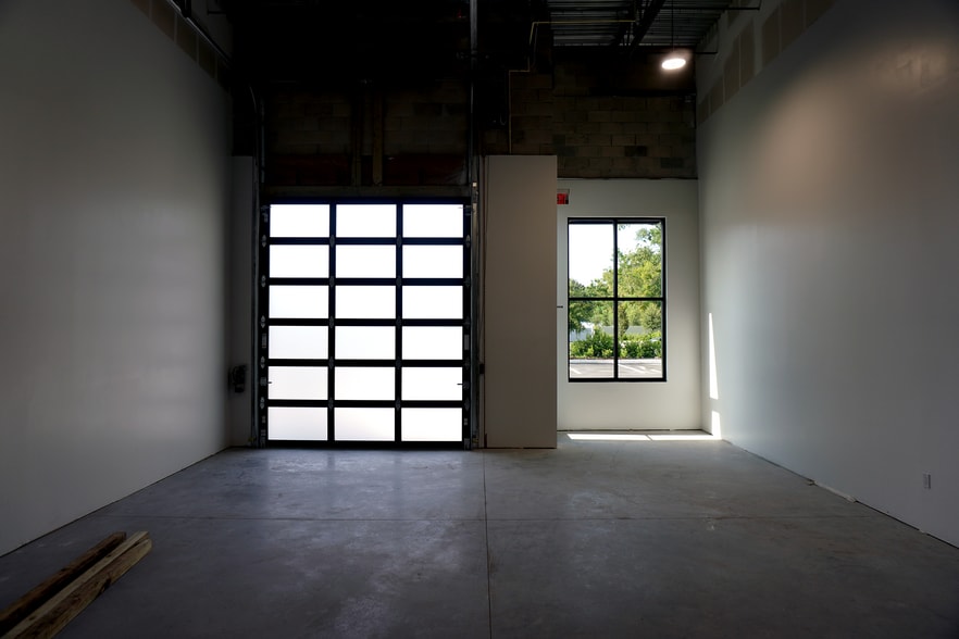 More Photos Of 775 Garden Commerce Pky, Winter Garden Research And Development For Lease