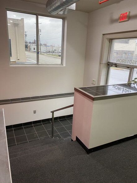 More Photos Of 1501 Iron St, North Kansas City Warehouse For Lease