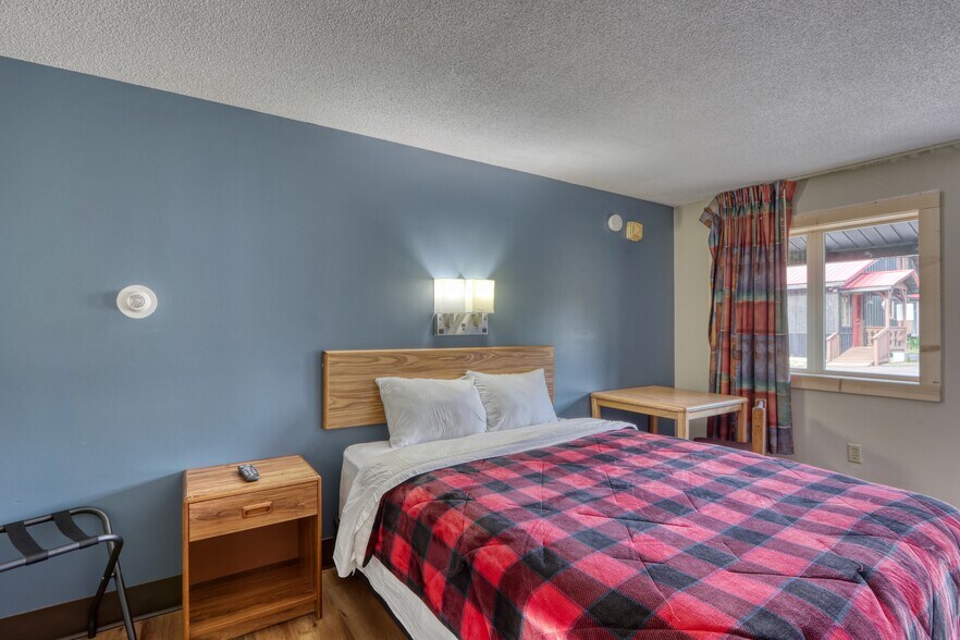 More Photos Of 9966 N State Road 27, Hayward Hotel For Sale