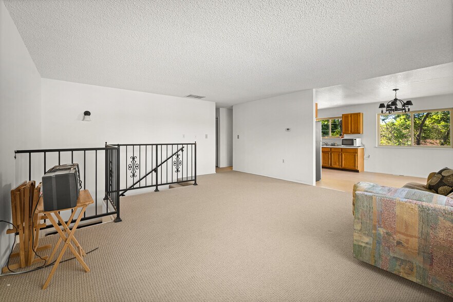 More Photos Of 611 Hendley St, Santa Rosa Apartments For Sale