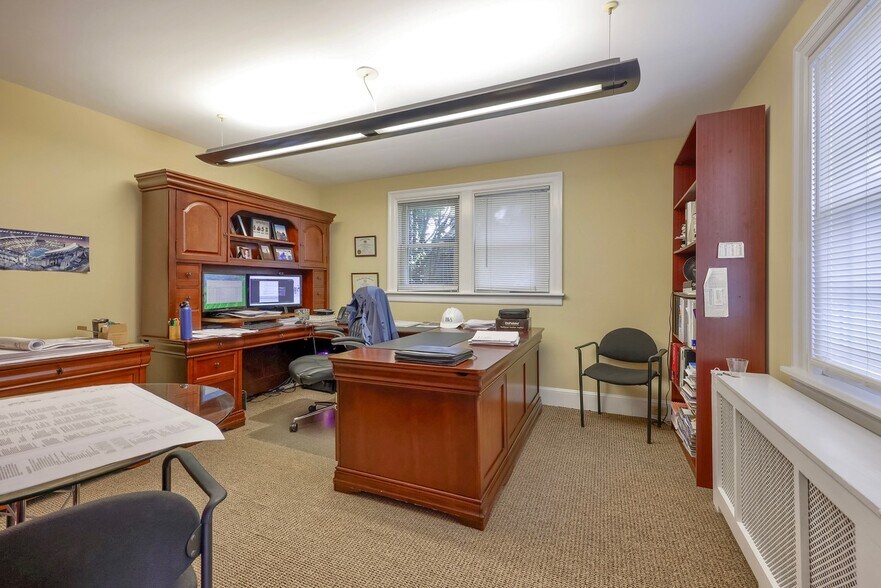 More Photos Of 1547 Oregon Pike, Lancaster Office For Sale