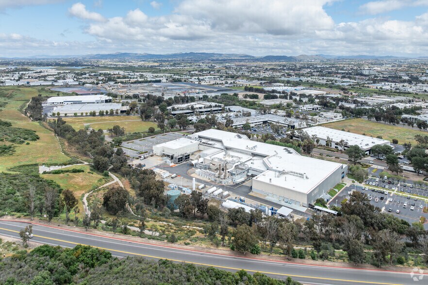 More Photos Of 41915 Business Park Dr, Temecula Light Manufacturing For Sale