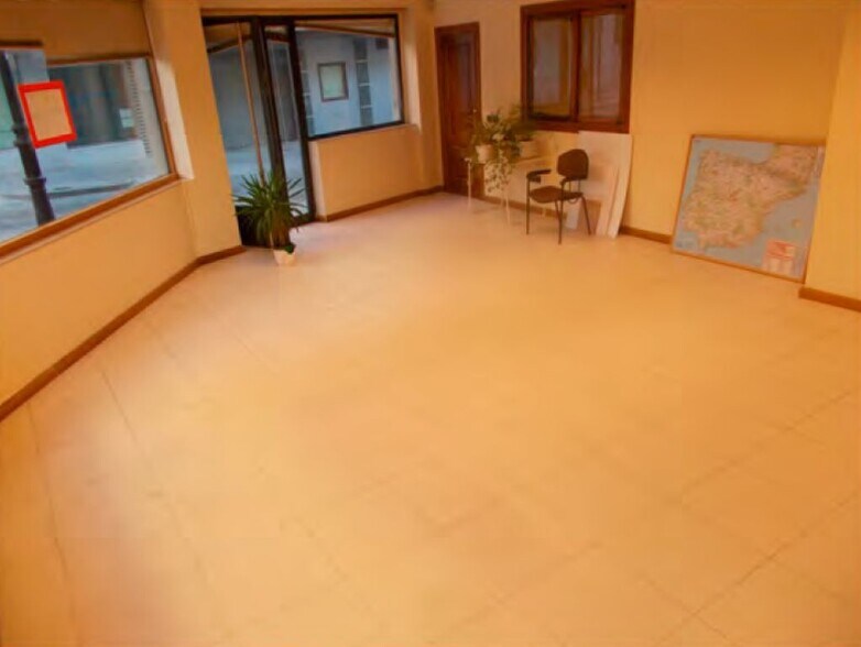 More Photos Of Caliz, Salamanca General Retail For Lease