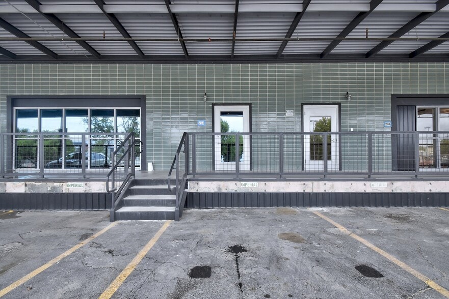 More Photos Of 215 Coca Cola Pl, San Antonio Apartments For Lease