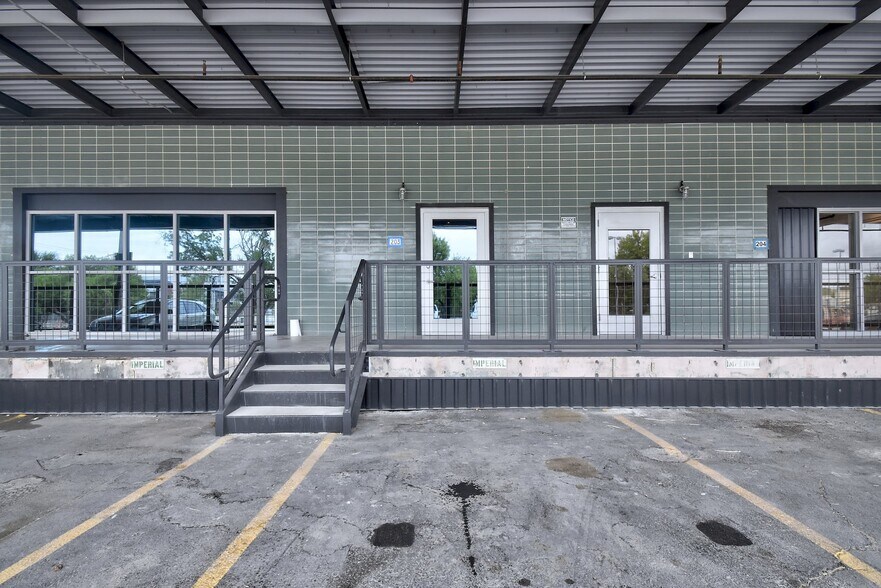 More Photos Of 215 Coca Cola Pl, San Antonio Apartments For Lease