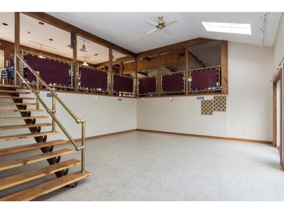 More Photos Of 40 Weirs Rd, Gilford Restaurant For Sale