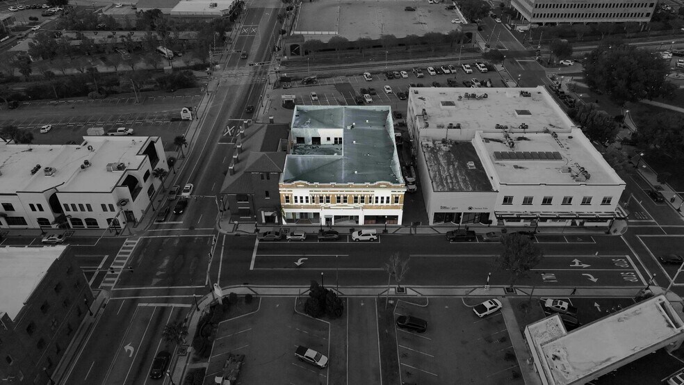 More Photos Of 104 E Main St, Lakeland Storefront Retail Office For Sale