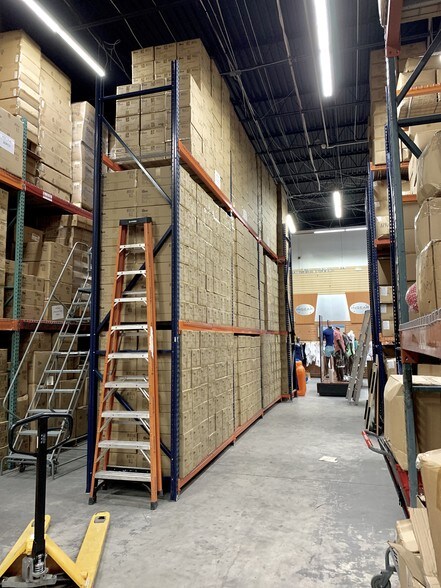 More Photos Of 4401 Nw 167th St, Miami Gardens Warehouse For Lease