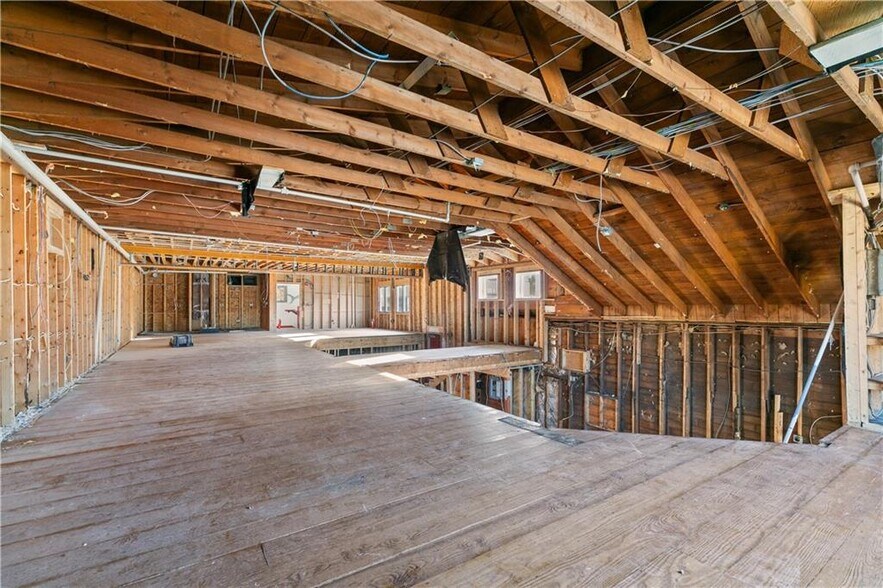 More Photos Of 198 Thames St, Bristol Restaurant For Sale