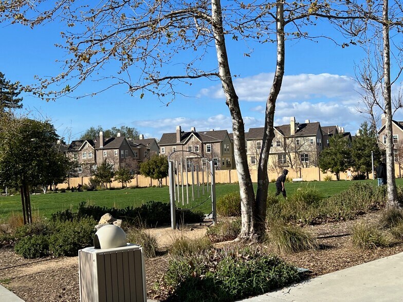 More Photos Of 537-539 E Weddell Dr, Sunnyvale Schools For Sale