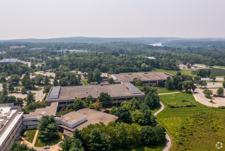 More Photos Of 3000 Minuteman Rd, Andover Flex For Sale