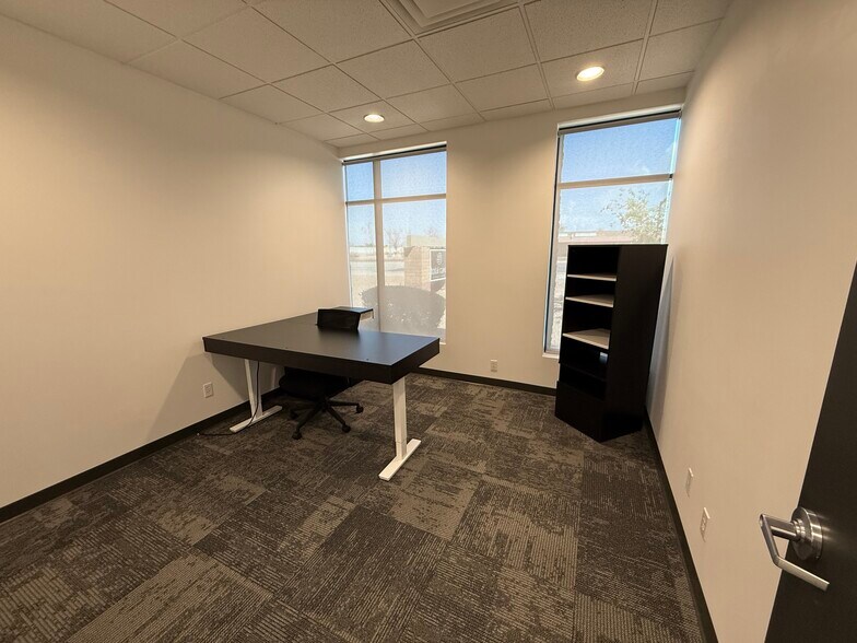 More Photos Of 2050 S Cottonwood Dr, Tempe Medical For Lease