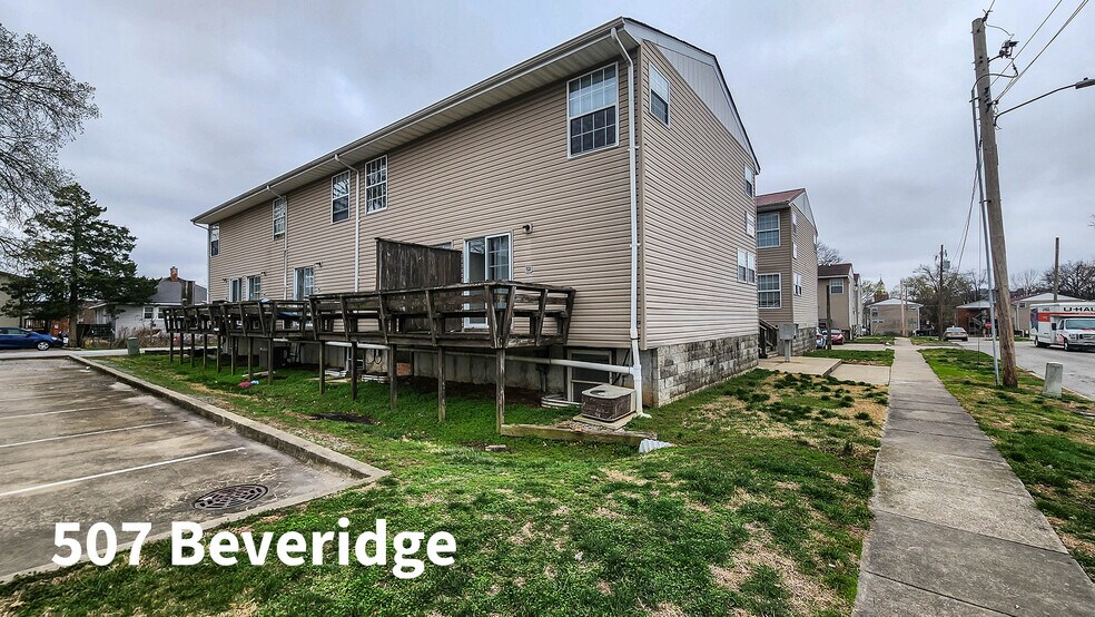 More Photos Of 600 S Washington St, Carbondale Apartments For Sale