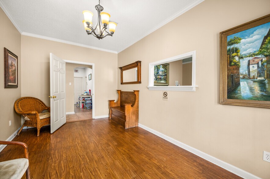 More Photos Of 1603 Melrose St, Pineville Office For Sale