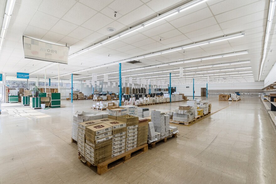 More Photos Of 5054 Miller Rd, Flint Freestanding For Sale