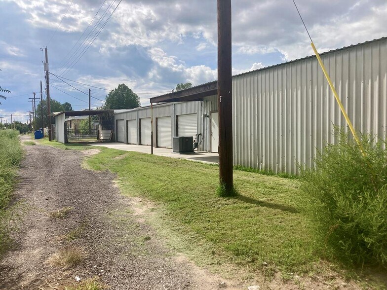 More Photos Of 903 San Antonio st, Marfa Industrial For Sale